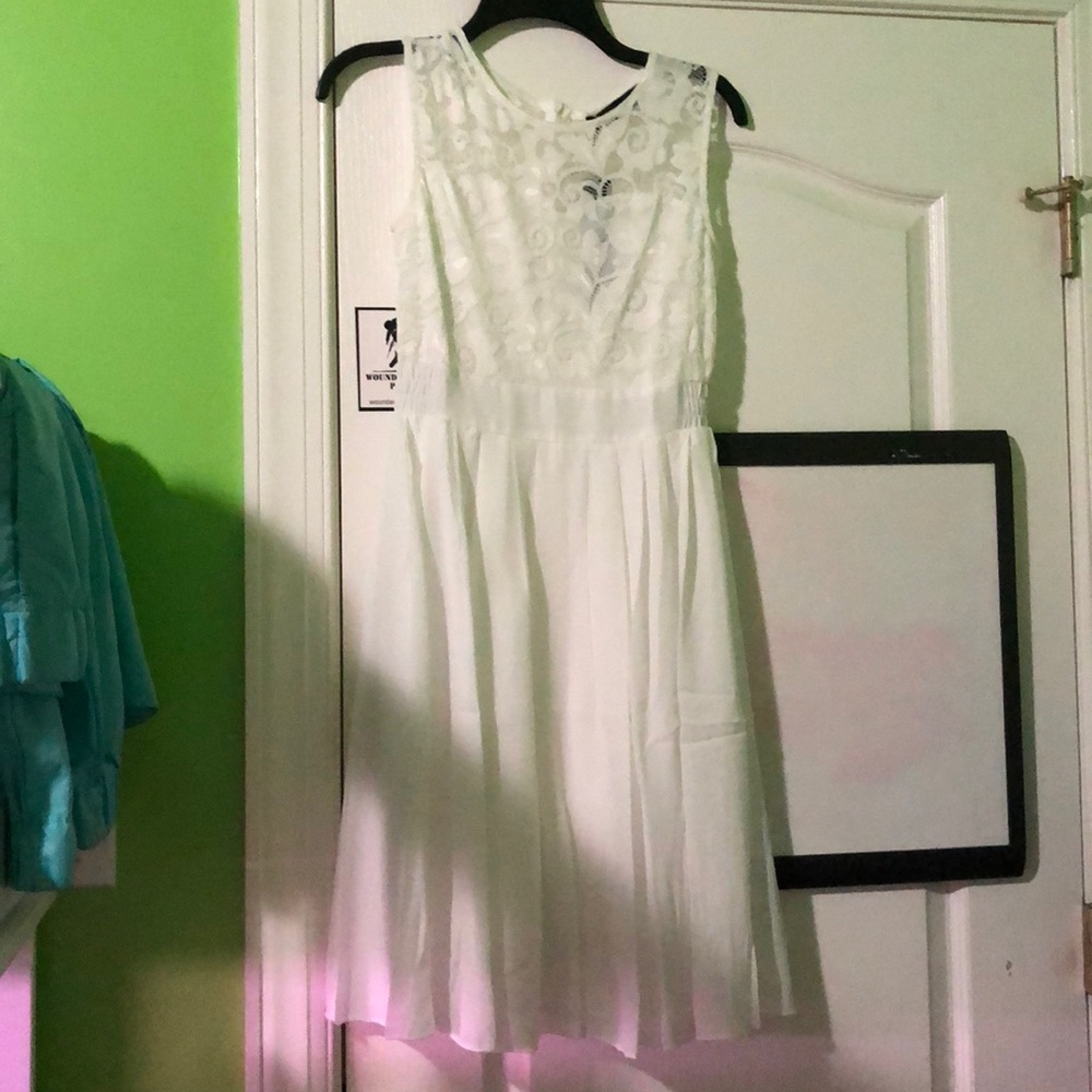 White lace dress